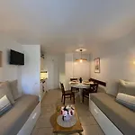 Joli Au Golf Apartamento