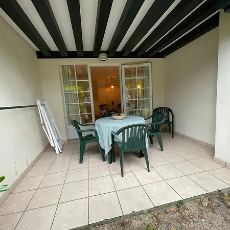 Joli Au Golf